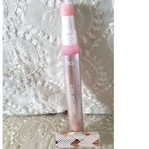 Tarte Maracuja Juice plumbing lip oil